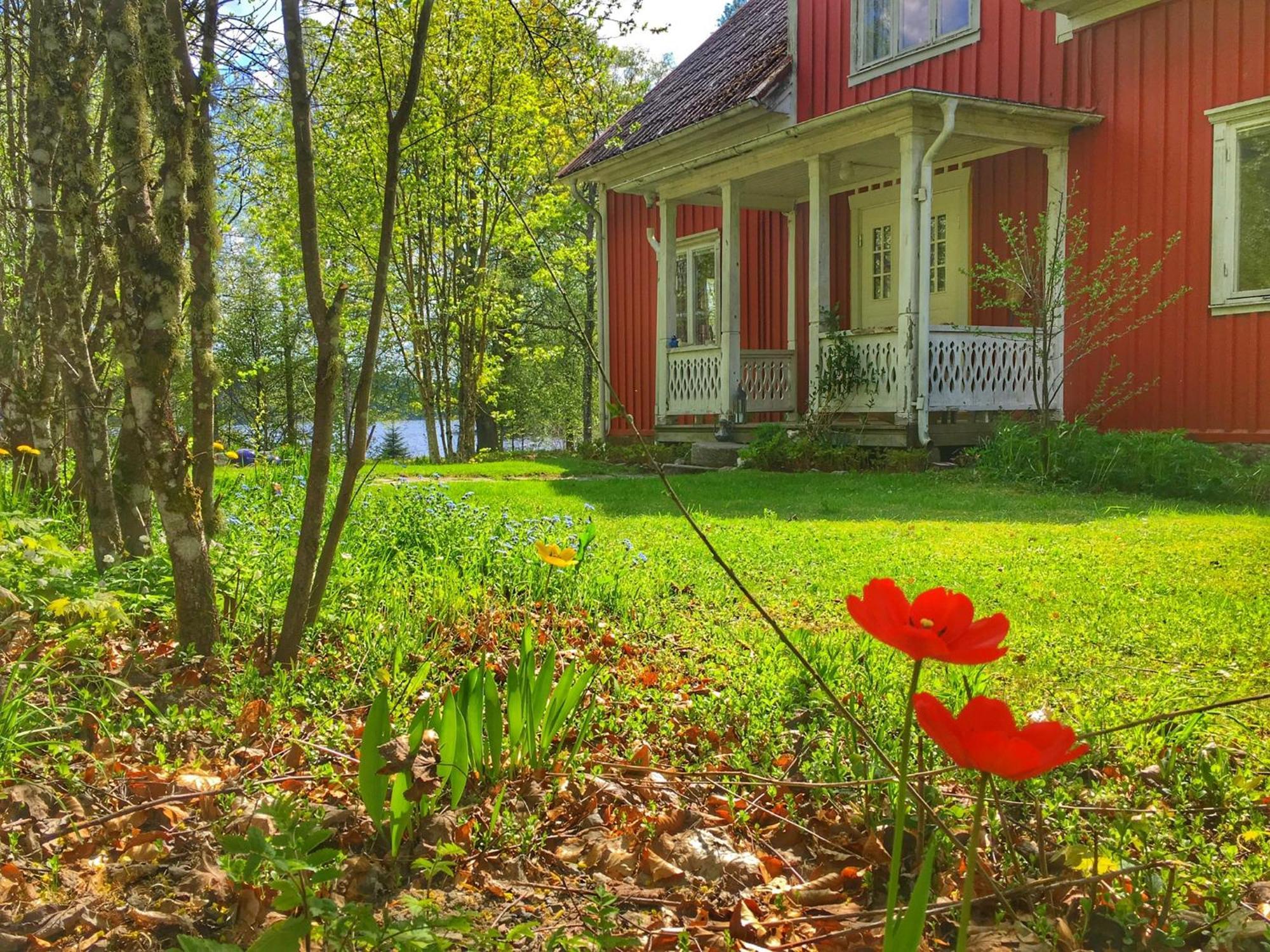 Viktors Affaershus Bed & Breakfast Atran Exterior photo